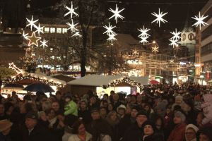 Pünktlich am 29.11.2012 um 19:00 erleuchten in St. Gallen 700 Weihnachtssterne